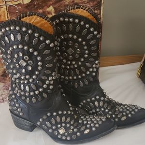 Old Gringo studded boots